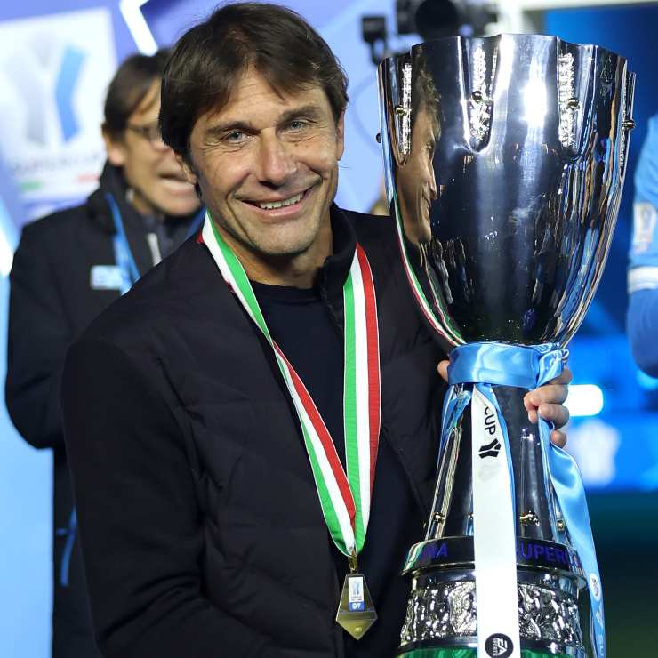 Conte con la Supercoppa vinta