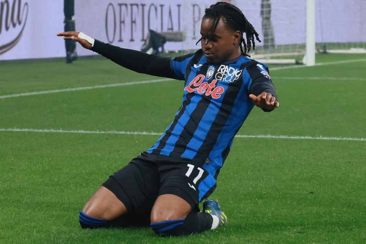 Lookman via dall'Atalanta