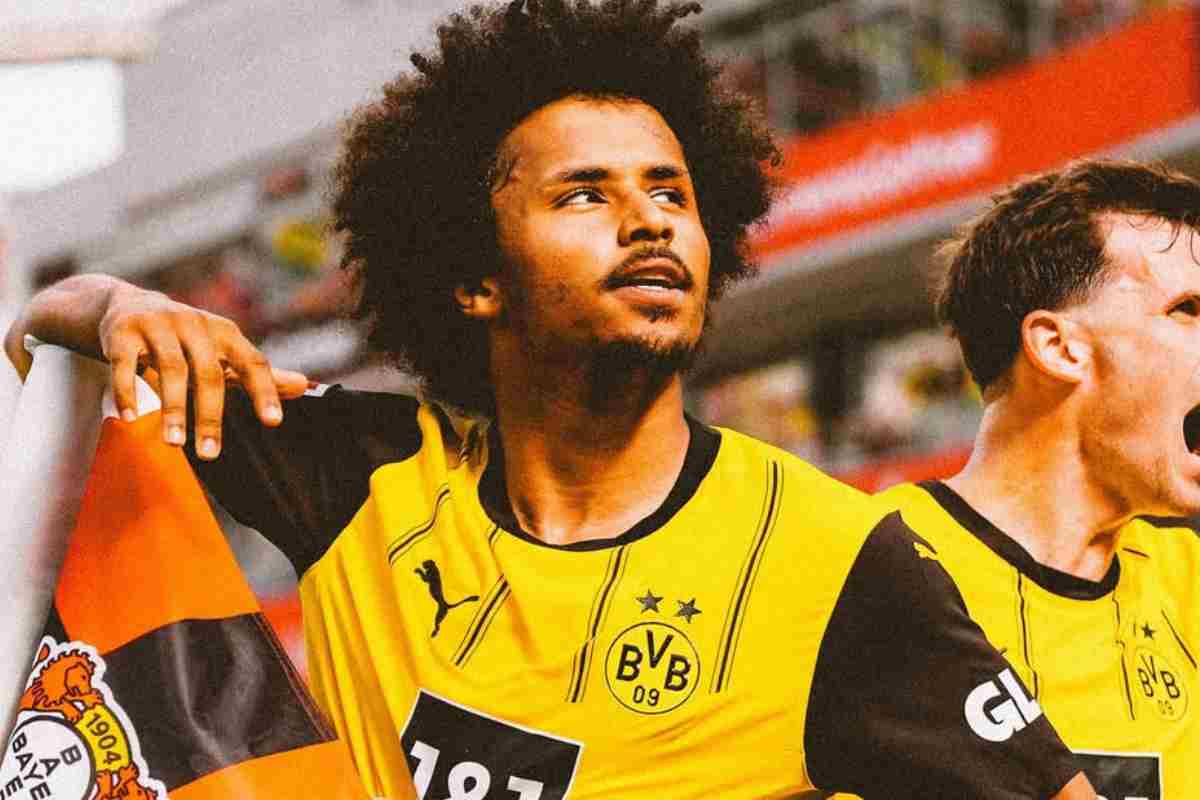 Karim Adeyemi in campo con il Borussia Dortmund