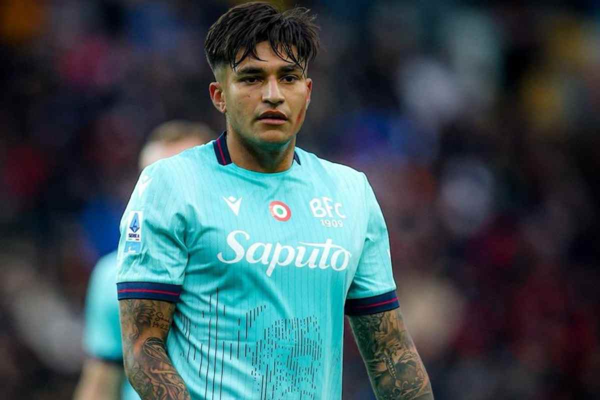 Santiago Castro con la maglia del Bologna