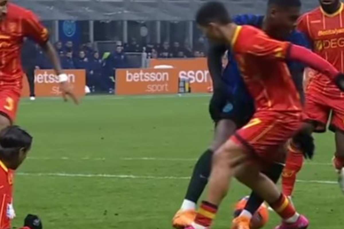 Il contatto tra Danilo Veiga e Bonny in Inter-Lecce