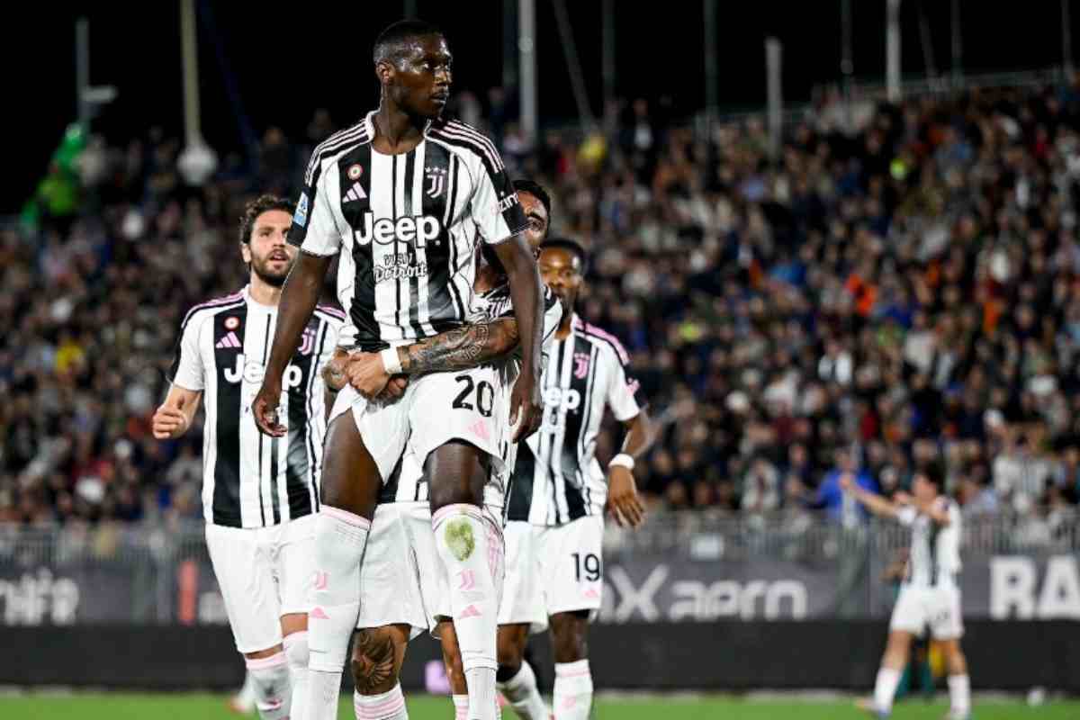 Kolo Muani incidente