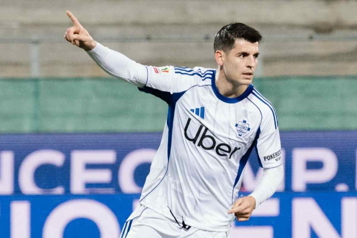 Alvaro Morata in campo con il Como