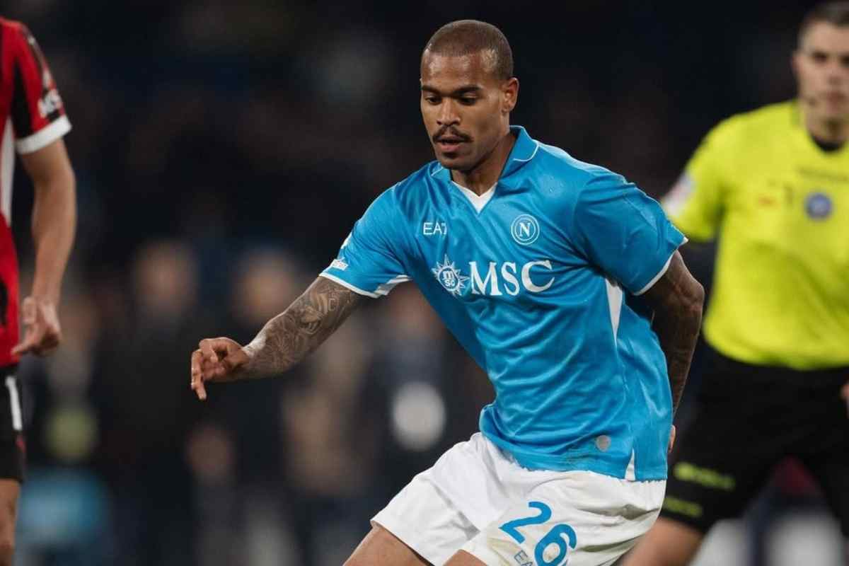 Cyril Ngonge in campo con il Napoli