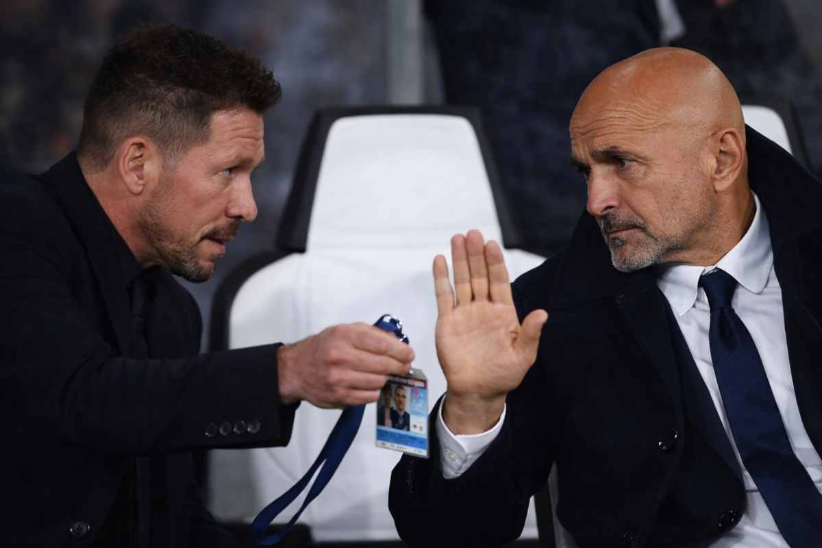 Simeone offre qualcosa, Spalletti rifiuta: immagine creata con l'intelligenza artificiale